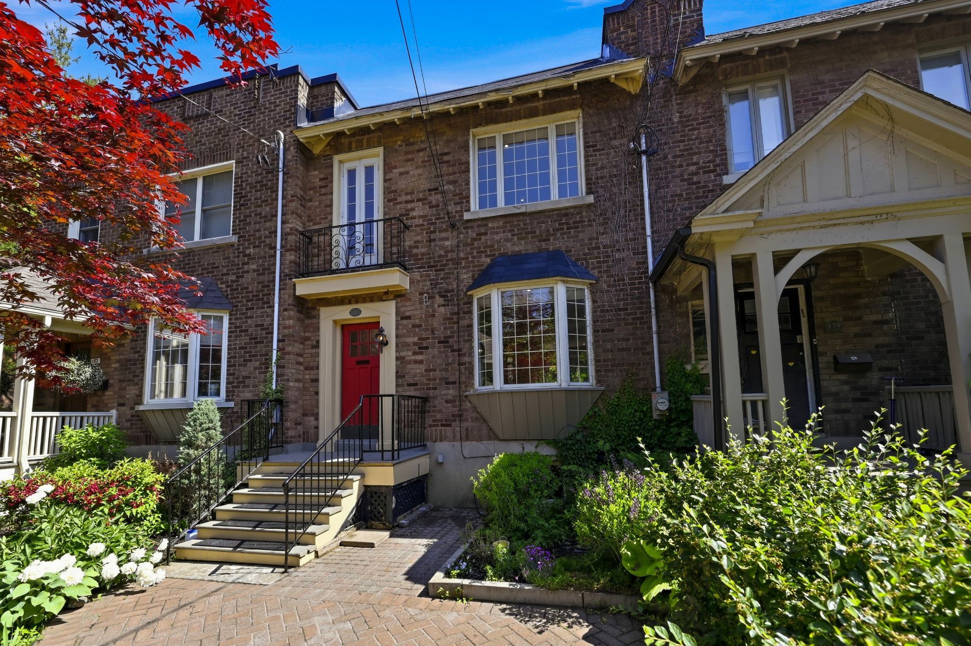 181 Av. Bedbrook — photo 1