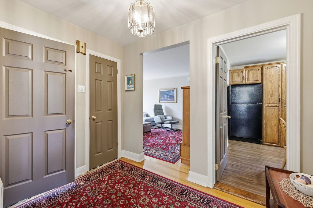 6297 - second floor - Hallway