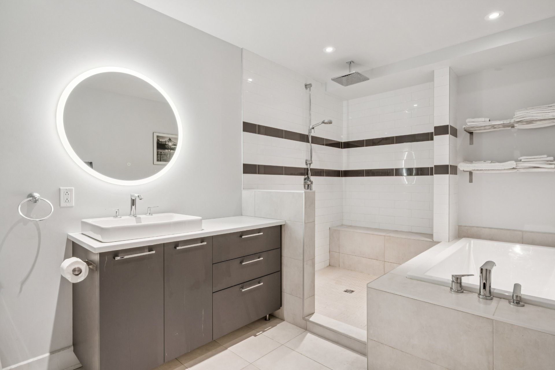 Salle de bains attenante à la CCP
