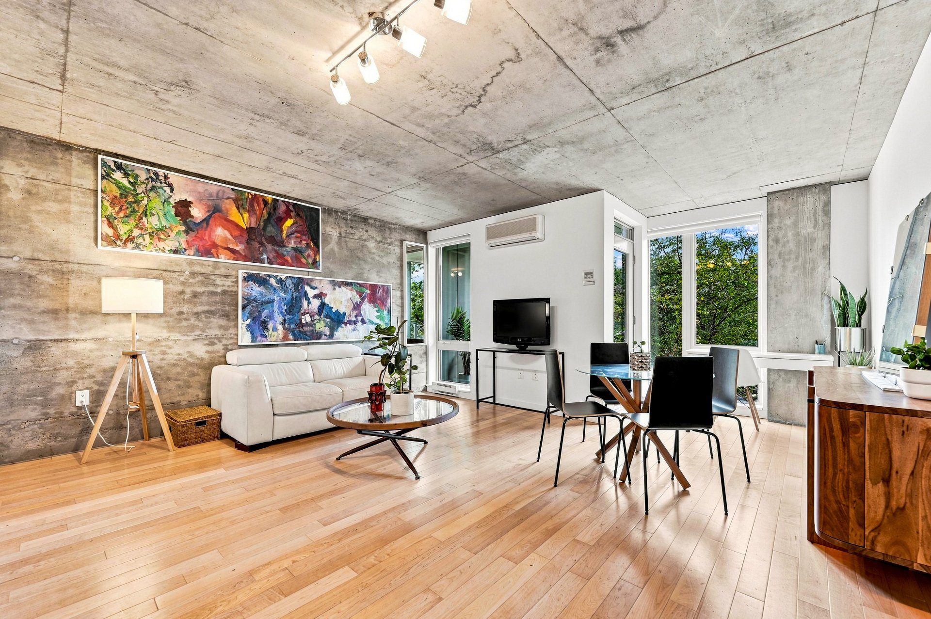 B218 - 4100 Av. Benny — photo 2