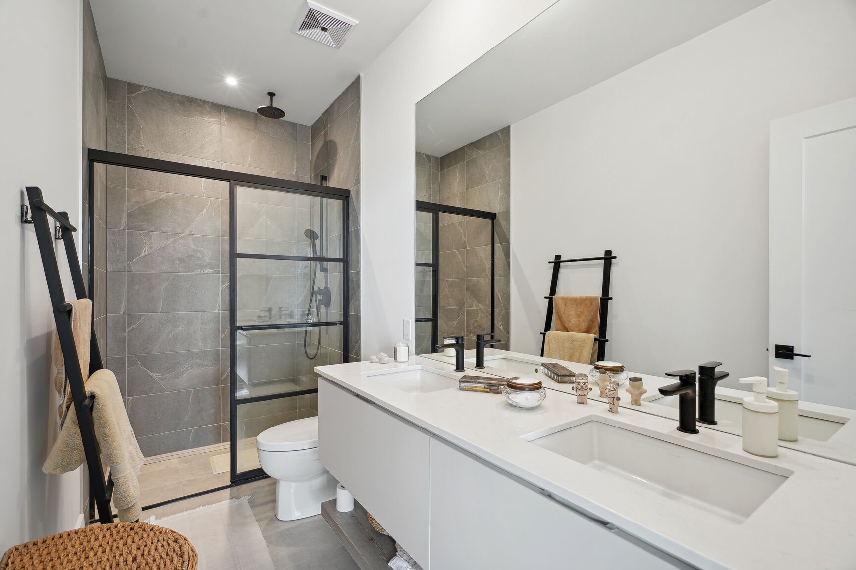 Salle de bains attenante à la CCP