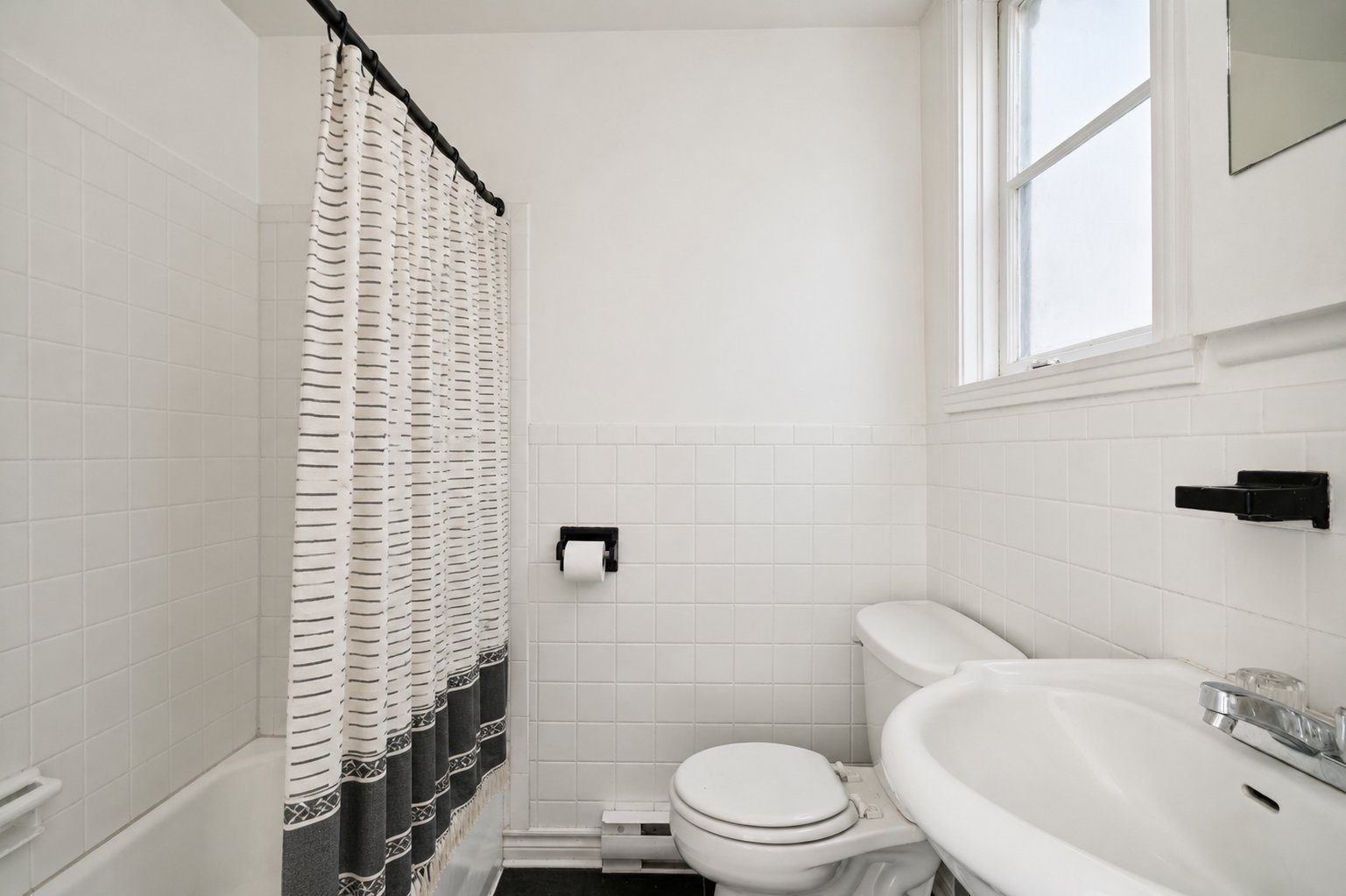 App 5, aménagé virtuellement. - Salle de bains