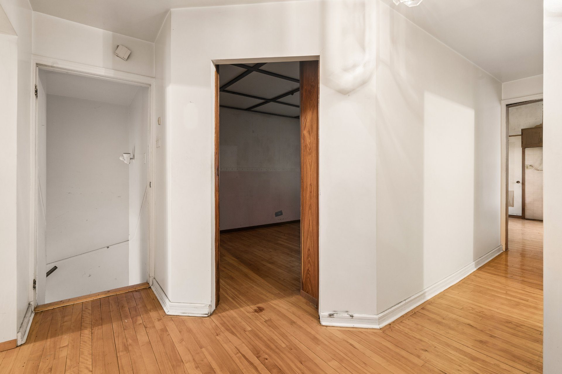 2107 - Deuxième étage - Hall d'entrée/Vestibule