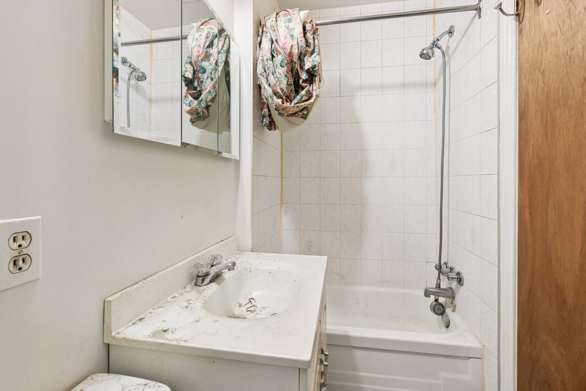 2107 - Deuxième étage - Salle de bains